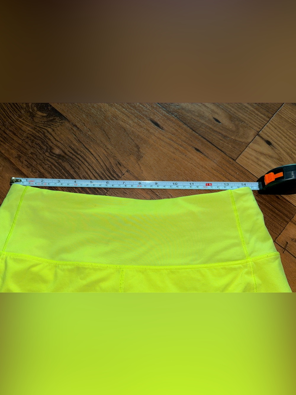 Excellent Lululemon Speed Up high rise Shorts highlighter yellow size 6 2.5” - Picture 14 of 14